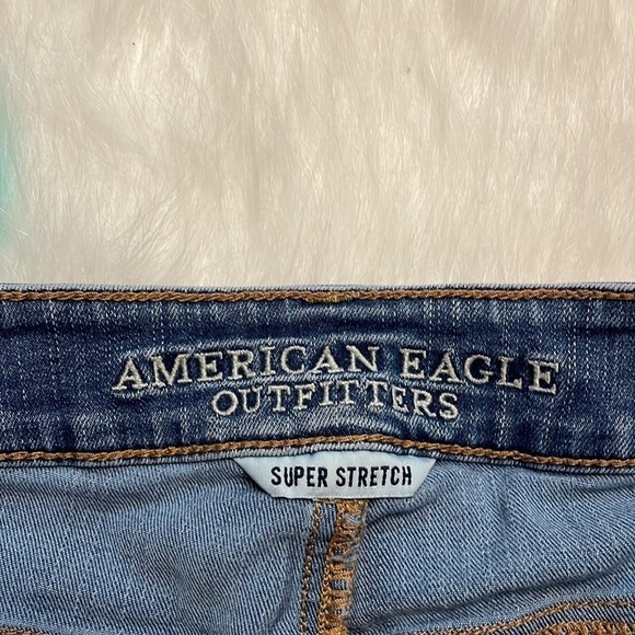 AMERICAN Eagle Super Stretch Midi Blue Jean Shorts - Picture 3 of 7